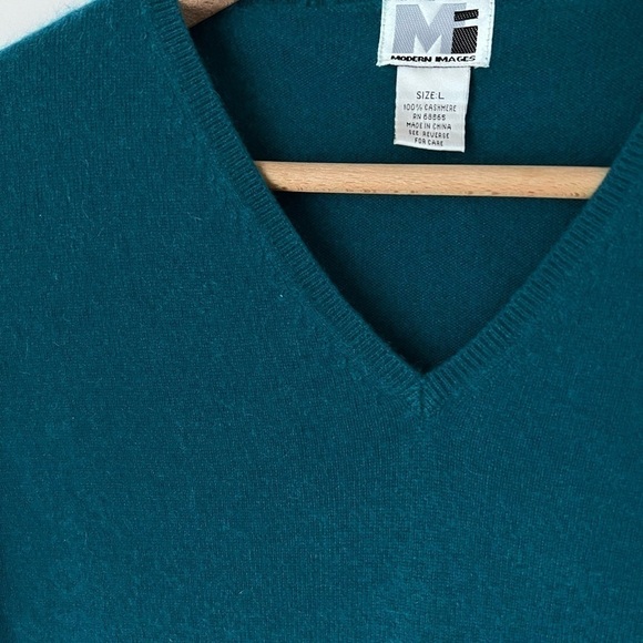 Retro teal short and tight cashmere sweater V necksize medium to large - Picture 2 of 4
